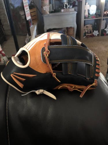 Easton 11.75" Professional Series Baseball Glove (Hybrid)