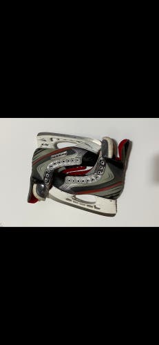 Used Bauer 6 Vapor X4.0 Hockey Skates