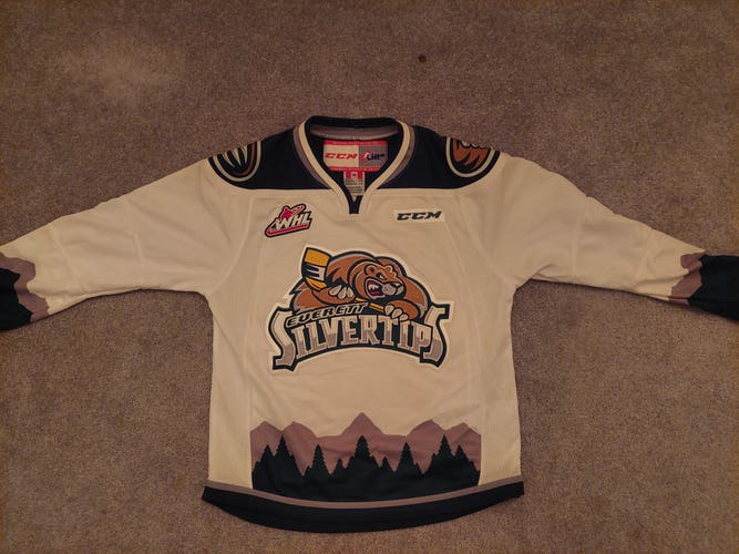 New Everett Silvertips (WHL) Small / Medium Youth Reebok Jersey