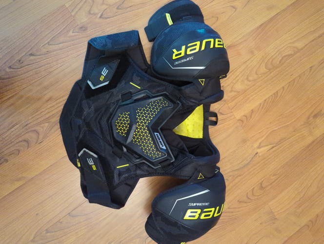 Senior Used Medium Bauer Supreme 3S Shoulder Pads