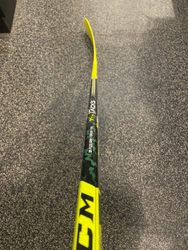 New Right Handed P29 20 Flex Tacks Hockey Stick