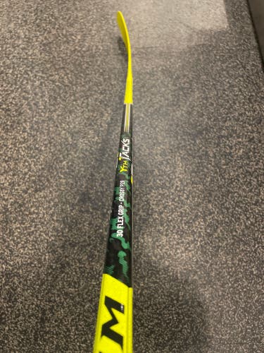 New Right Handed P29 30 Flex Tacks Hockey Stick