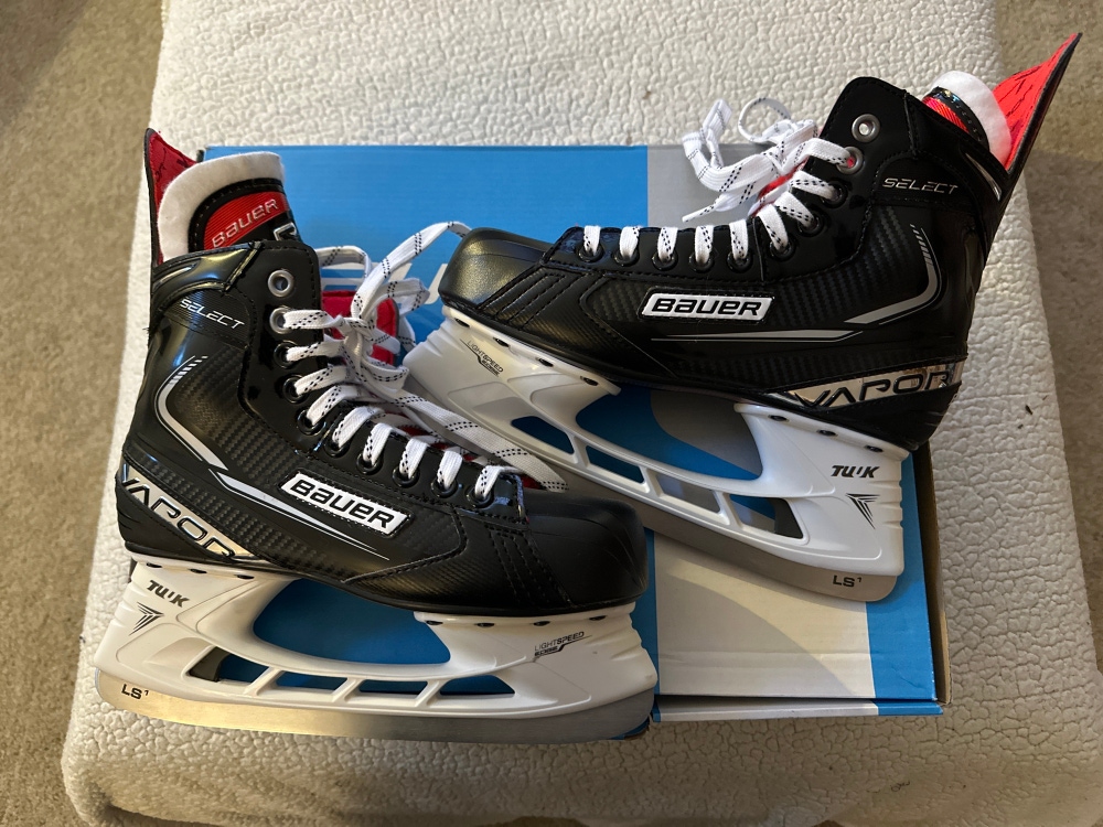 New Bauer Regular Width  8 Vapor X Select Hockey Skates