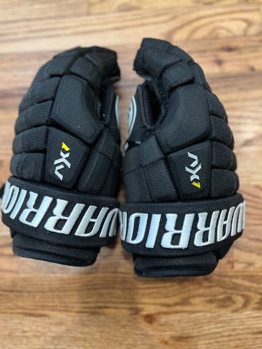 Warrior 13.5"  Dynasty AX1 Gloves