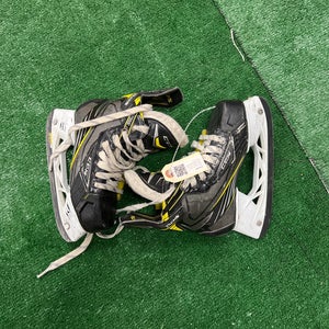 Used Junior CCM Tacks Classic Pro Hockey Skates D&R (Regular) 2.0