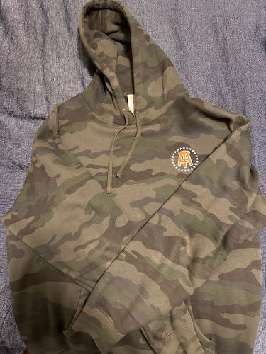Barstool Sports Camo Hoodie - Size Large