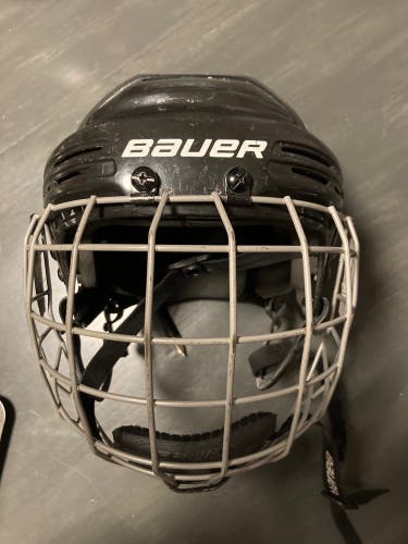 Used Small Bauer Bhh2100jr Helmet