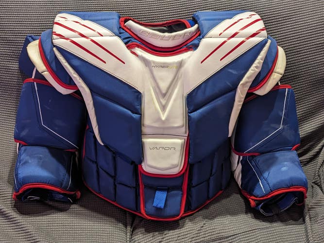 Medium Bauer Hyperlite Goalie Chest Protector