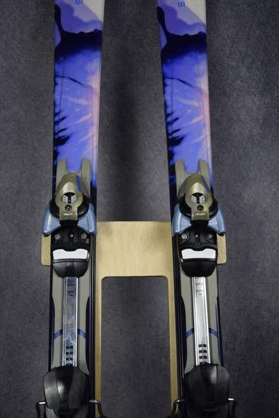 SALOMON SIAM INTRIGUE SKIS SIZE 159 CM WITH SALOMON BINDINGS