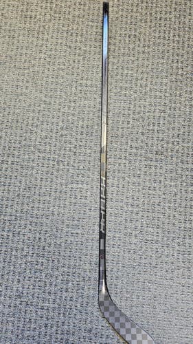 Junior New Left Hand Bauer Vapor Hyperlite Hockey Stick P88