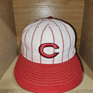 Vintage Cincinnati Reds MLB Baseball Sports Plain Logo Pinstripe Hat Snapback