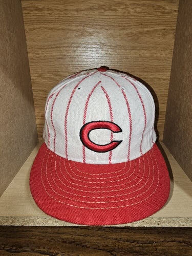 Vintage Cincinnati Reds MLB Baseball Sports Plain Logo Pinstripe Hat Snapback