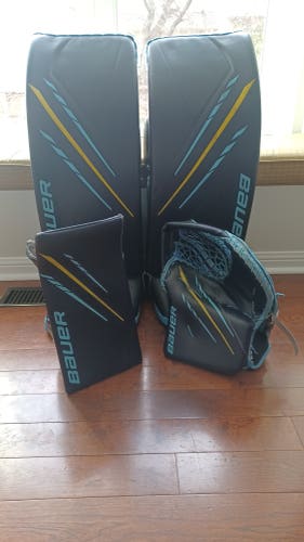 Used 35" Bauer Regular Hyperlite Goalie Full Set