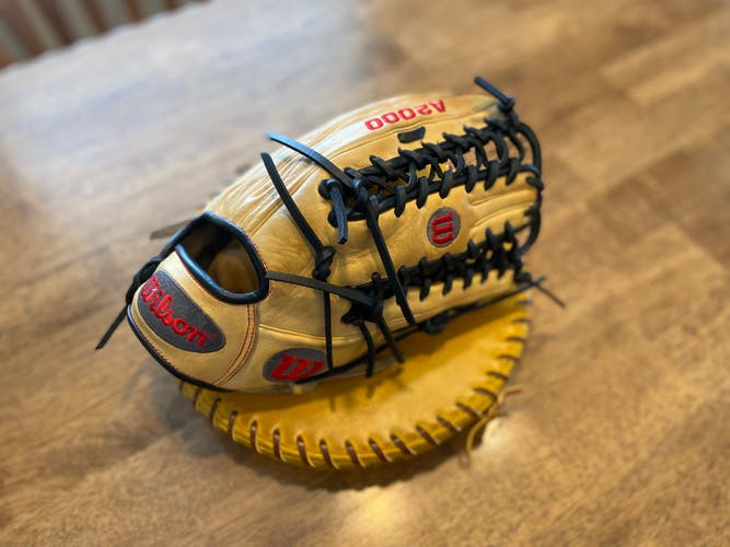 Restored Wilson Right Hand Throw Outfield A2000 OT6 Baseball Glove 12.75”