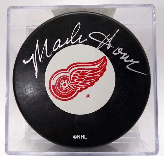 MARK HOWE Autographed Detroit Red Wings NHL Signed NHL Hockey Puck COA