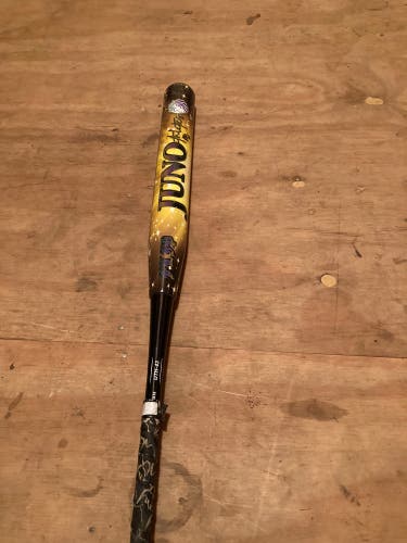 Juno athletics softball bat
