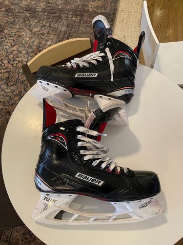 Senior Bauer Regular Width 9 Vapor X600 Hockey Skates *No Steel*