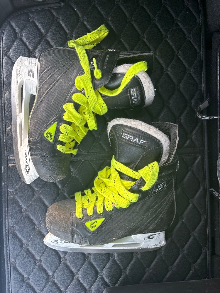 Youth Graf Regular Width  Size 3 Supra 535 Hockey Skates