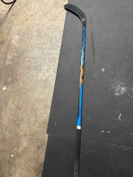 Intermediate Right Handed P88 Nexus Sync Hockey Stick