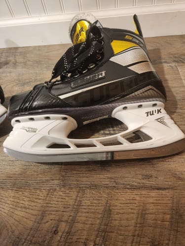 Senior Used Bauer Supreme S37 Hockey Skates 9D with Pulse TI Runners