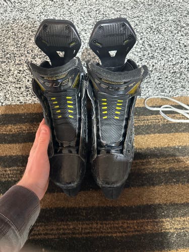 Senior Bauer Regular Width   7.5 Supreme UltraSonic Hockey Skates
