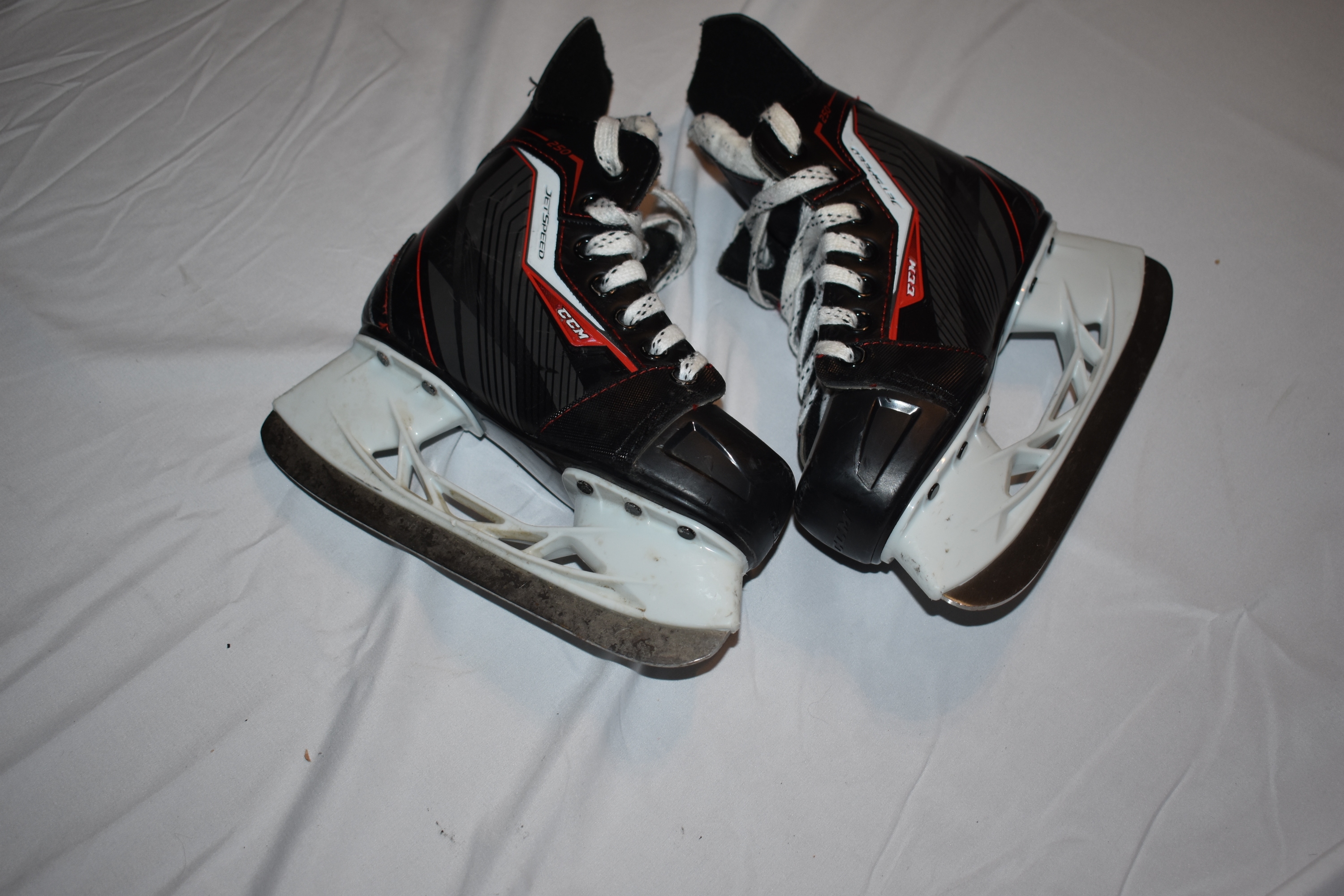 CCM JetSpeed 250 Hockey Skates, Youth Size 12