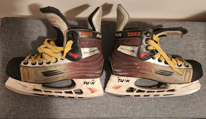 Used Bauer Vapor XXX Hockey Skates Size 5.5 D