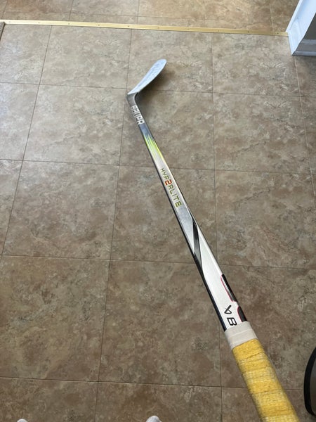 Senior Right Handed P92 Vapor Hyperlite 2 Hockey Stick
