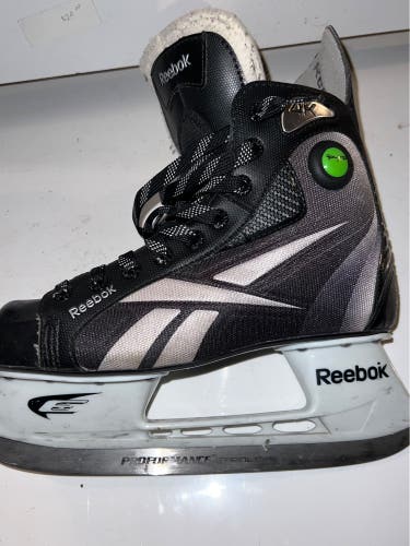 Used Reebok Regular Width  Size 6 4K Pump Hockey Skates