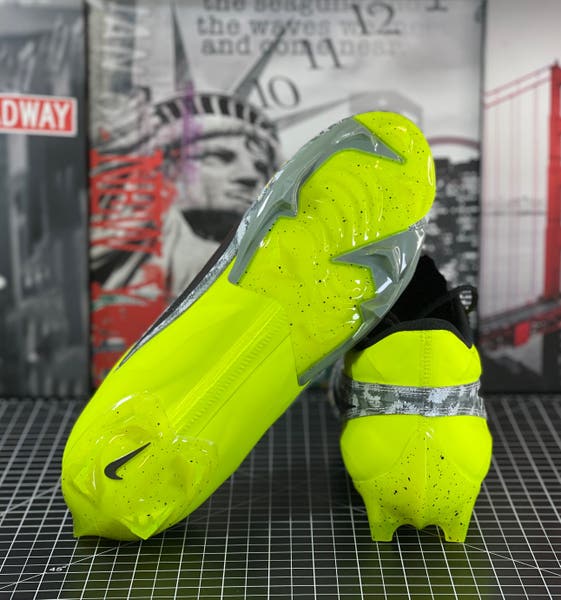Nike Vapor Edge Elite 360 2 Volt Black Football Cleats Men display picture 1