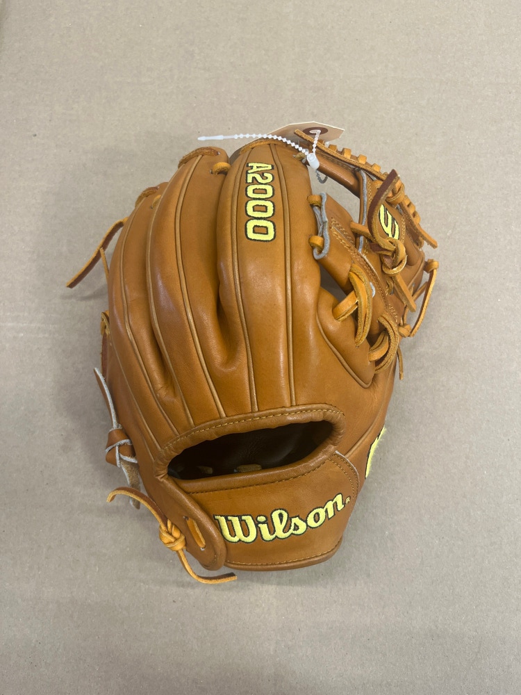 New Wilson A2000 Right Hand Throw Infield Baseball Glove 11.5"