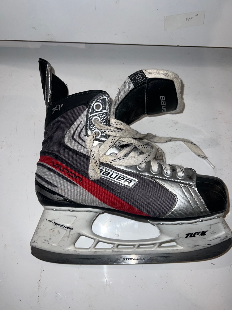 Senior Bauer Regular Width  Size 6 Vapor X1.0 Hockey Skates