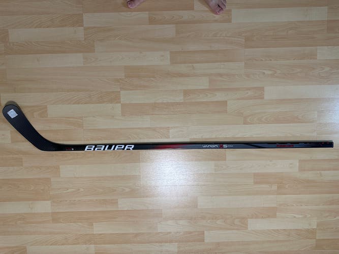 Senior Right Handed P92 Vapor X5 Pro Hockey Stick Flex 77
