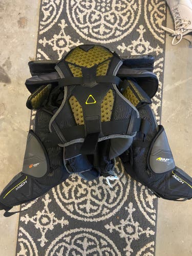 Bauer Mach Goalie Chest Protector Sr M (MINT)