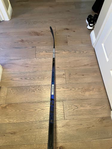 NEW CCM RIBCORE TRIGGER 8 PRO 75 FLEX P28 RIGHT HANDED HOCKEY STICK
