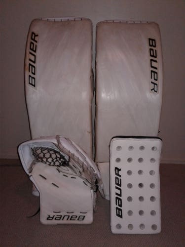Bauer Regular Supreme 1S Goalie Full Set **READ AD **