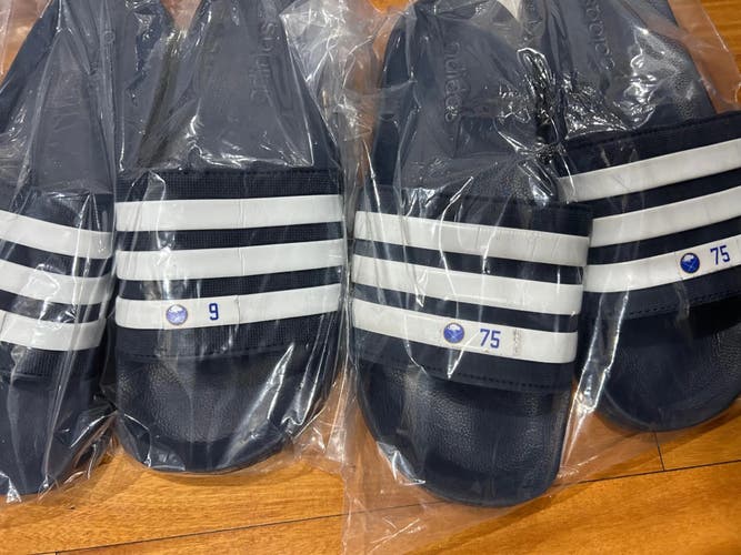 Zach Benson 9 Buffalo Sabres Men’s Size 9 Adidas Slides Flip Flops Shower Sandals Team Player Issued