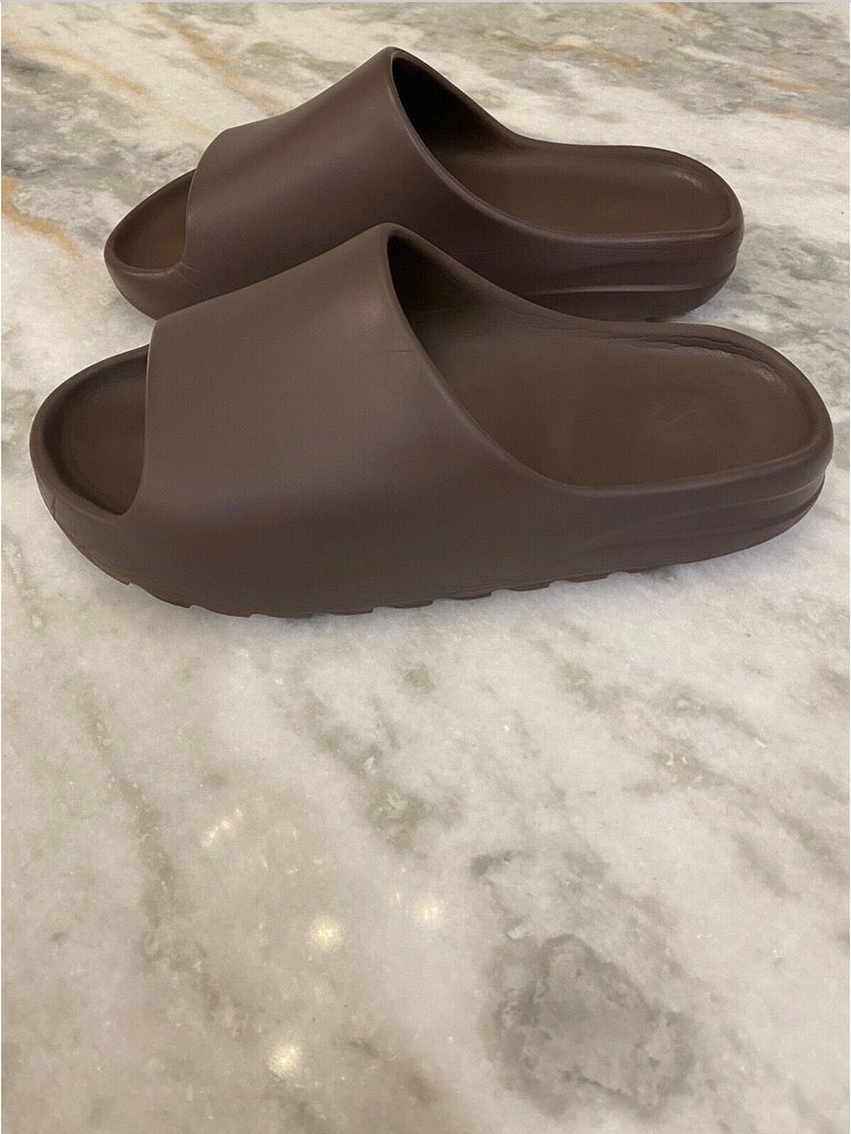 adidas yeezy slide soot