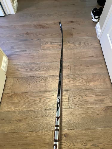 NEW BAUER VAPOR HYP2RLITE P92 77 FLEX RIGHT HANDED HOCKEY STICK