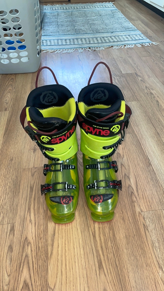 K2 Spyne 130 ski boots