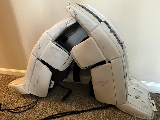 30" Vaughn Goalie Leg Pads