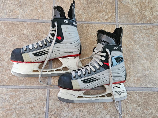 Used Senior Bauer Vapor XV Hockey Skates Regular Width 7