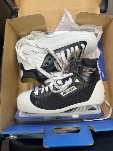 New Bauer Regular Width Size 10 Supreme 1000 Hockey Goalie Skates