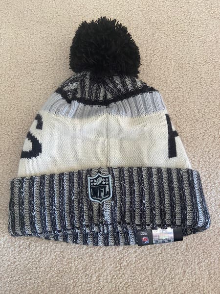 NEW New Era Las Vegas Raiders Pom Pom Beanie | SidelineSwap