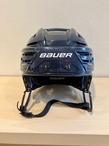 Used Medium Bauer Pro Stock Re-Akt 150 Helmet Navy Blue