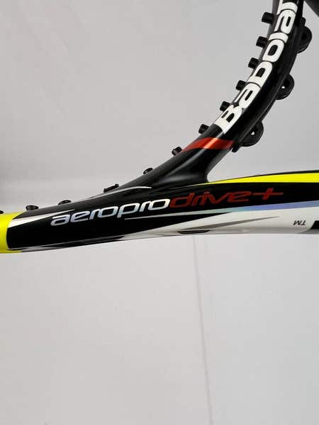 Raquette De Tennis Babolat Aeropro Drive Plus (2013) - Taille De Grip 4 1/2 - Tête 100 Pouces² - Très Bon état