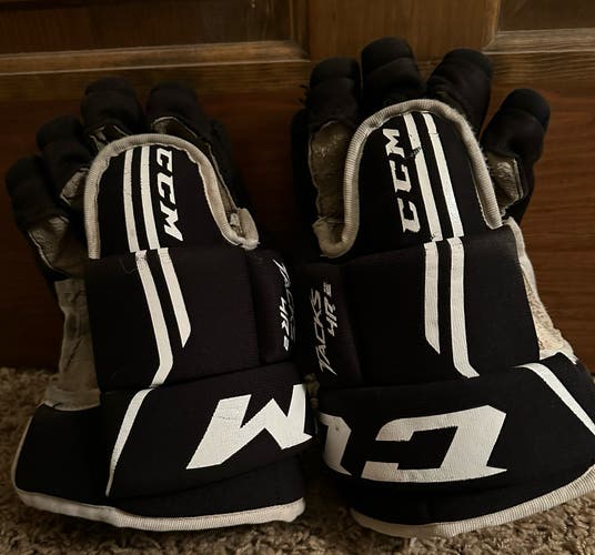 CCM 13" Tacks 4R2 Gloves