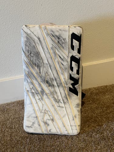 CCM E4.9 Regular Senior Goalie Blocker White