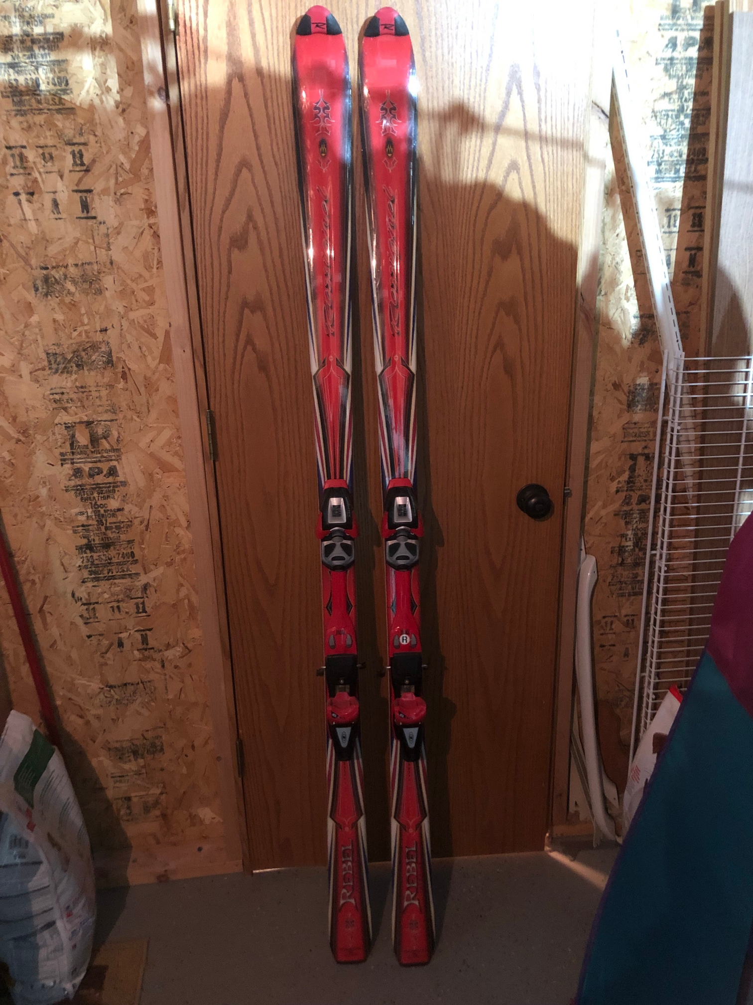 Used Men's Rossignol 184 cm All Mountain Skis With Bindings