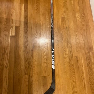 Used Right Handed P28  Vapor Hyperlite Hockey Stick